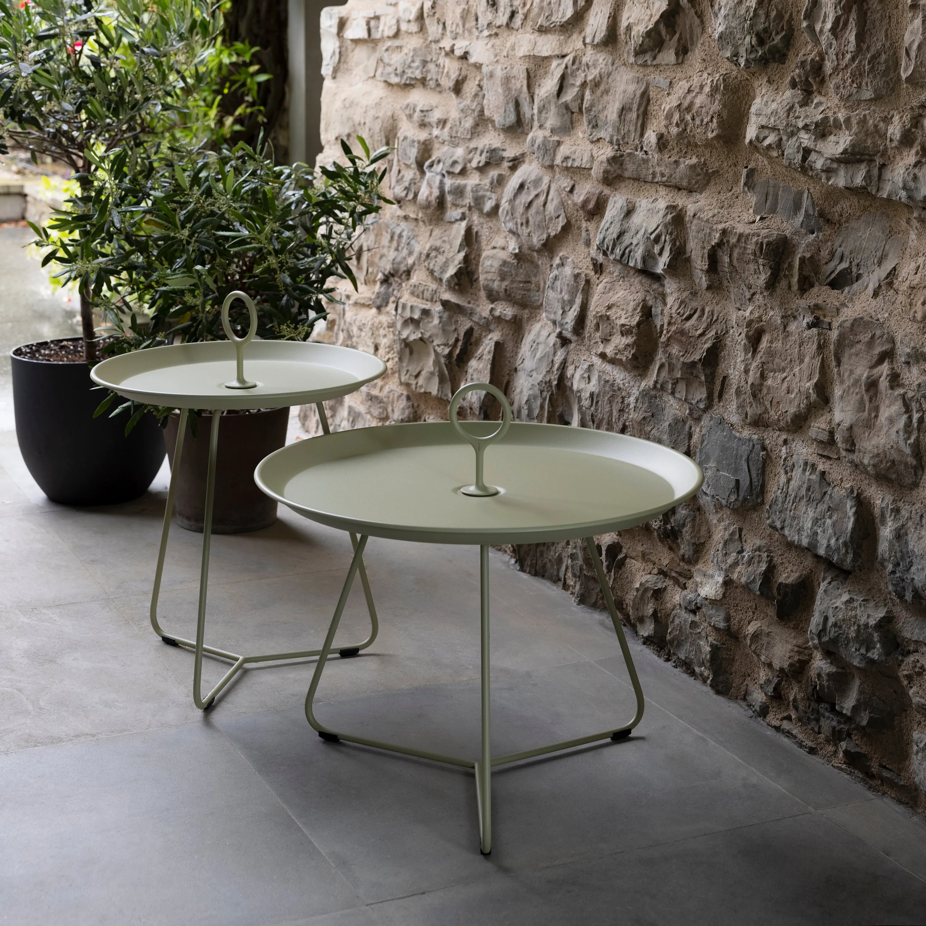 Eyelet Indoor/Outdoor Tray Table