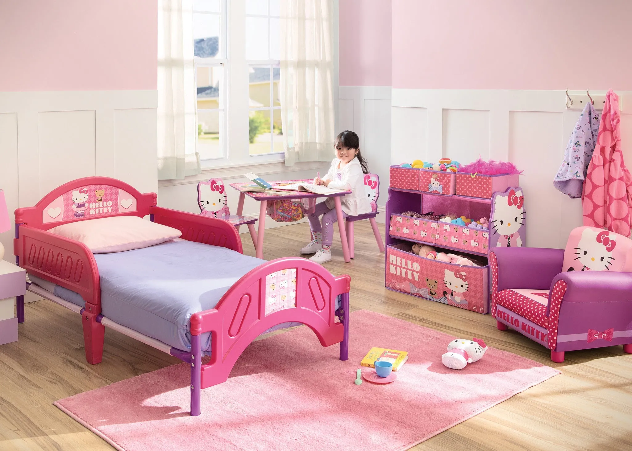 Hello Kitty Table & Chair Set with Storage