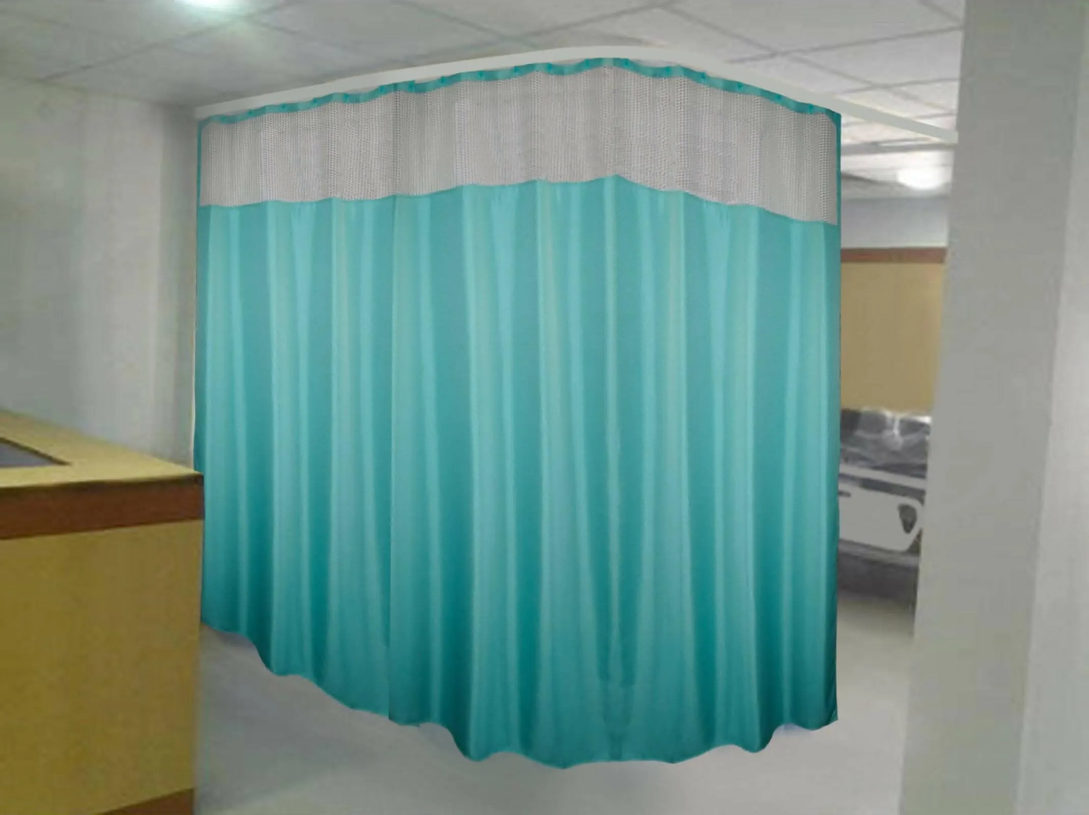 "Premium Dark Green Hospital & Clinic Partition Curtains: 10x7 FT, 100% Polyester, Rustfree Metal Eyelets, Zig Zag Design"